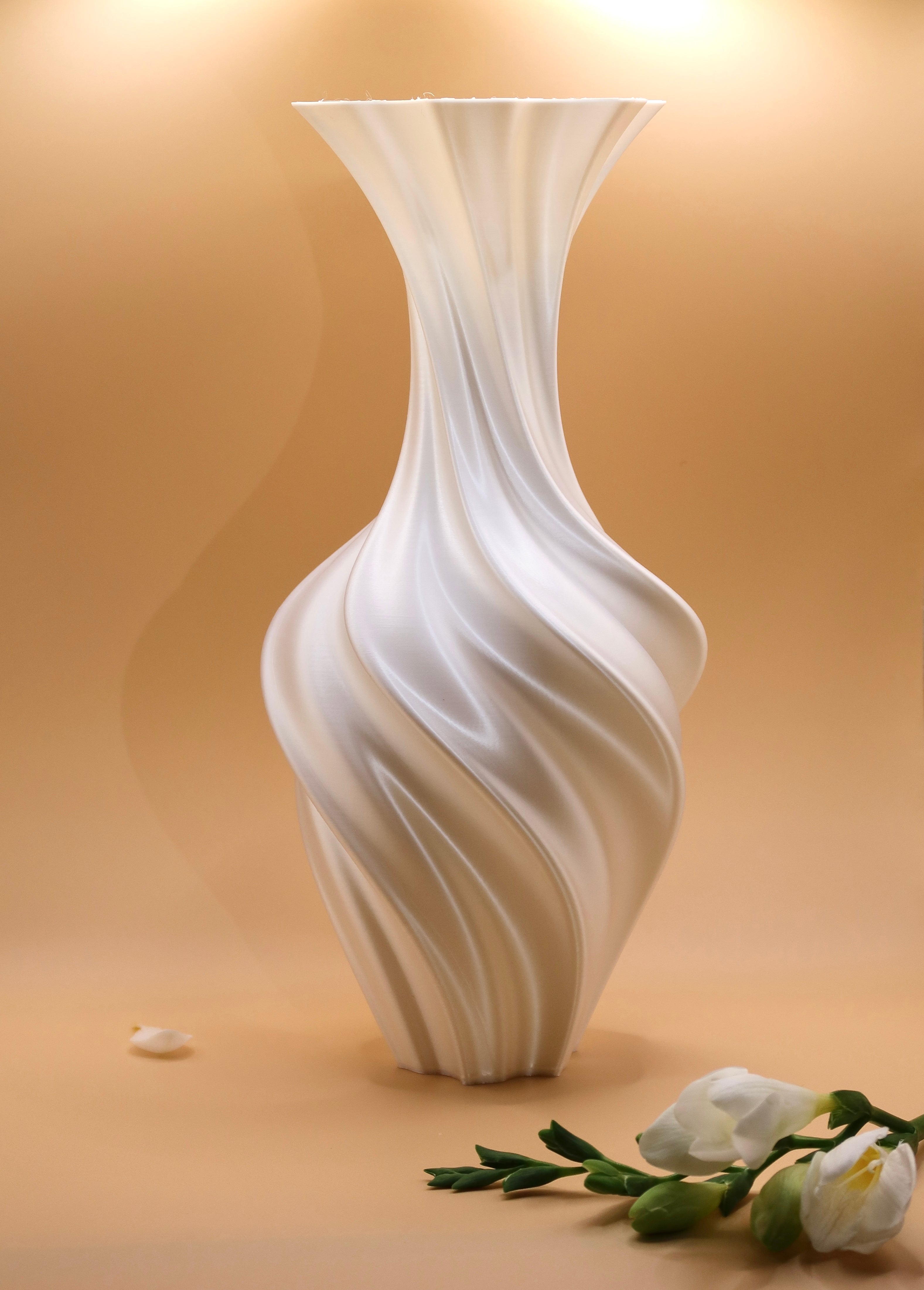 Silk Wave Vase - White