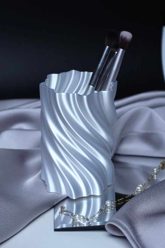 Silk Flow Organizer