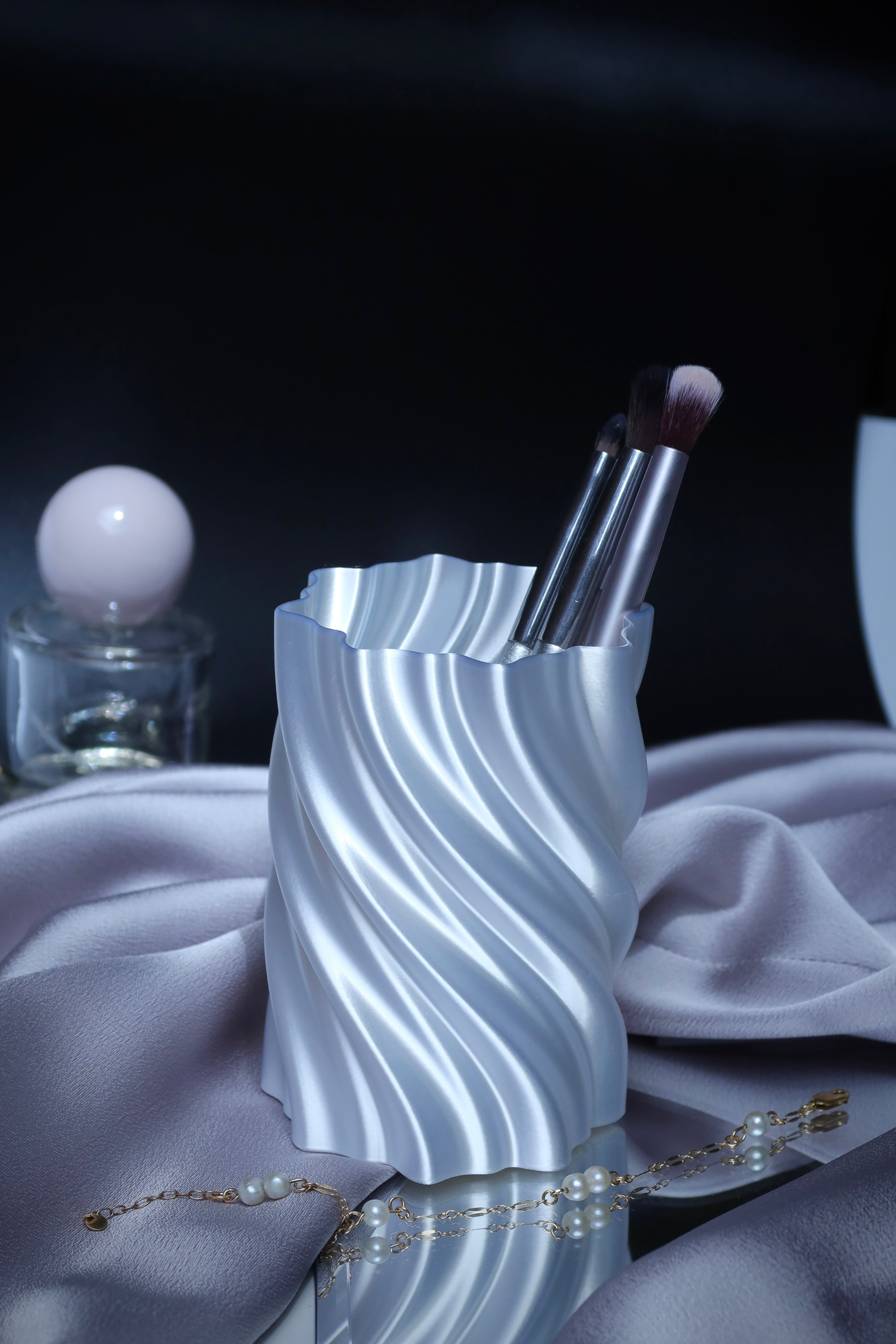 Silk Flow Organizer