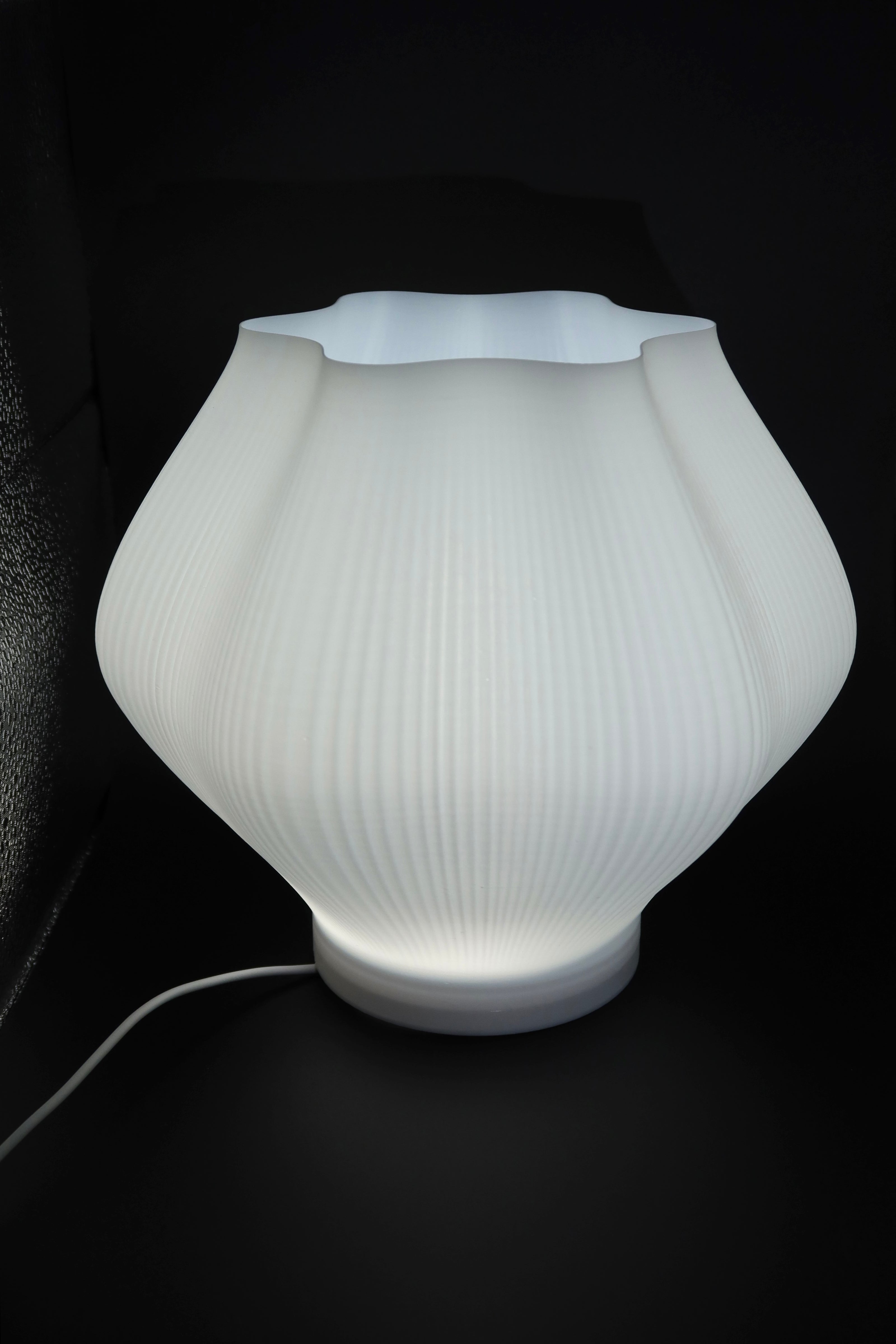 Luna Bloom Lamp